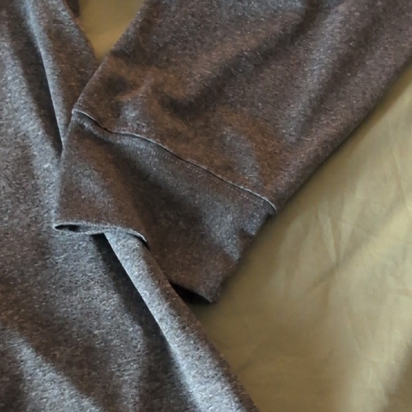 UNK Gray Bulls Long Sleeve Tee - Picture 6 of 7